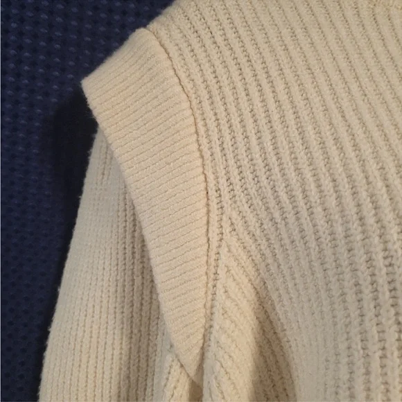 Ivory off white cream knit sweater - Picture 3 of 5